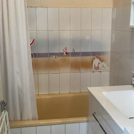 2 Pièces En Front De à - Fr-1-487-385 Appartamento Houlgate